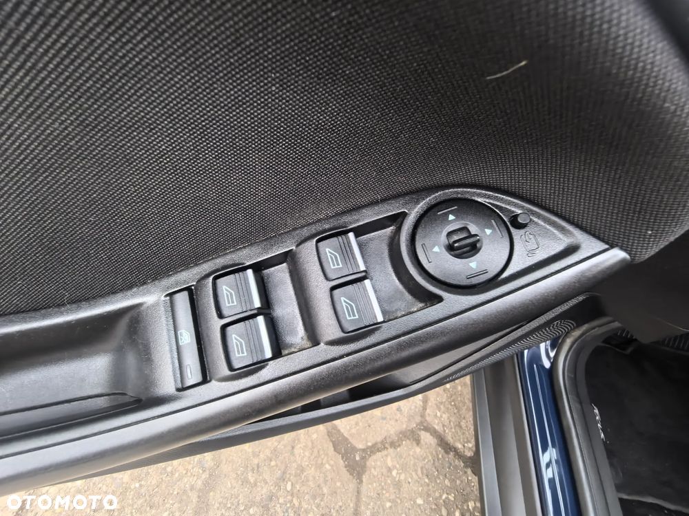 Ford Focus - 25