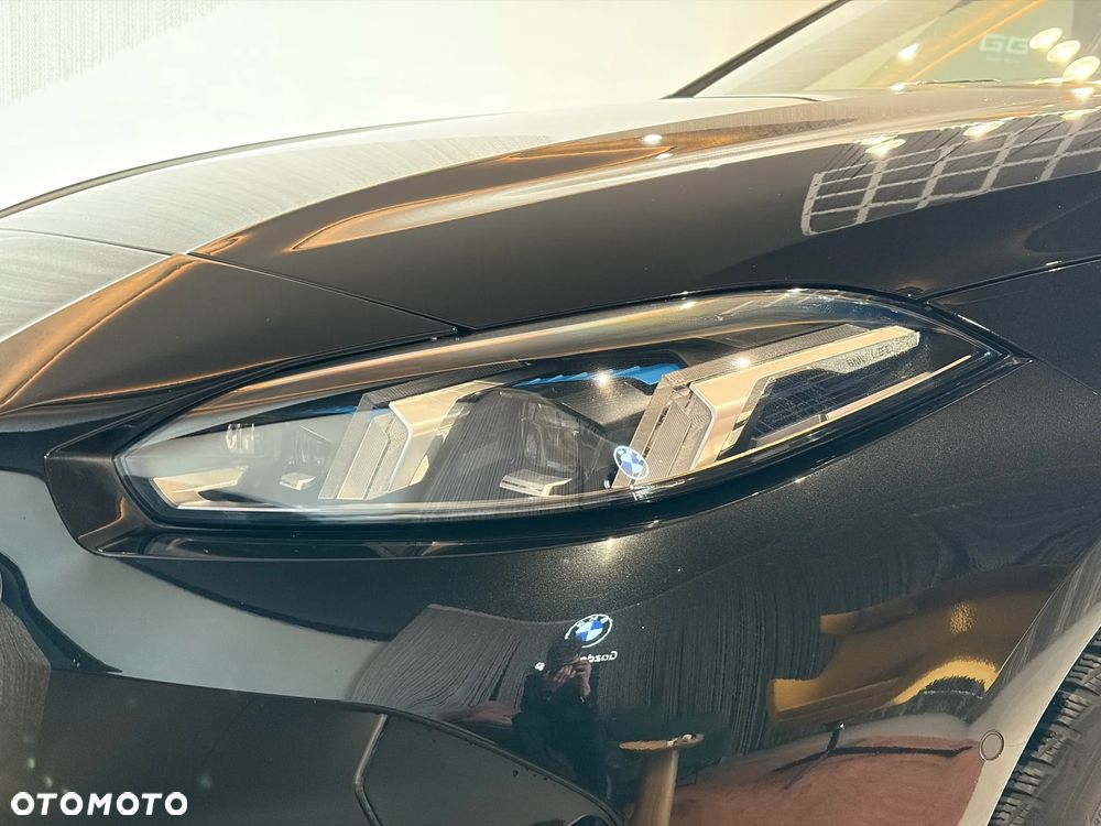 BMW Seria 1 120 mHEV - 9