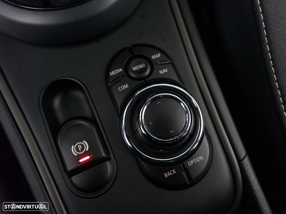 MINI Countryman Cooper SE Premium Essential Auto - 27