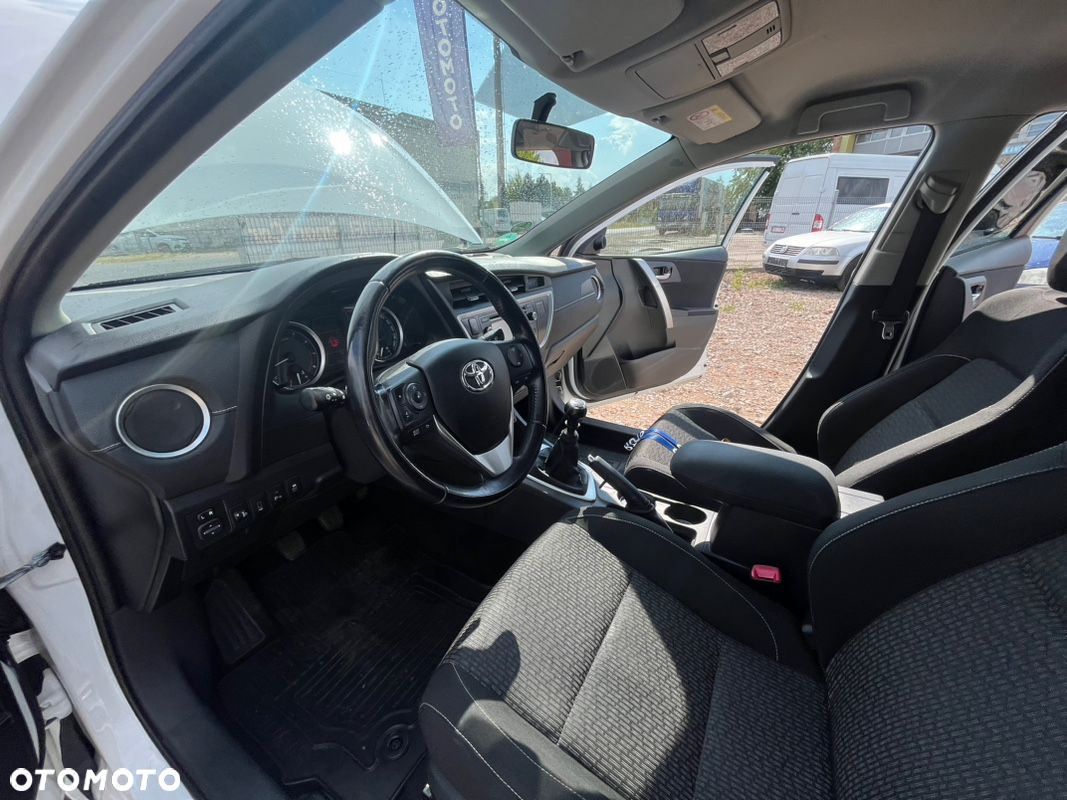 Toyota Auris 1.6 Premium + - 15