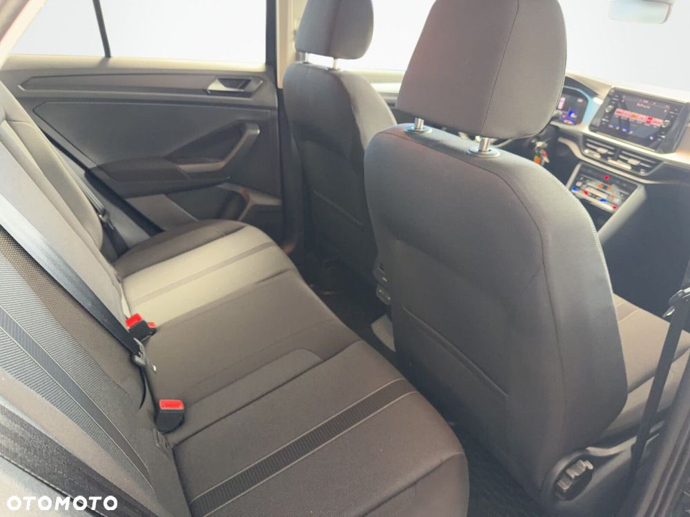 Volkswagen T-Roc - 16