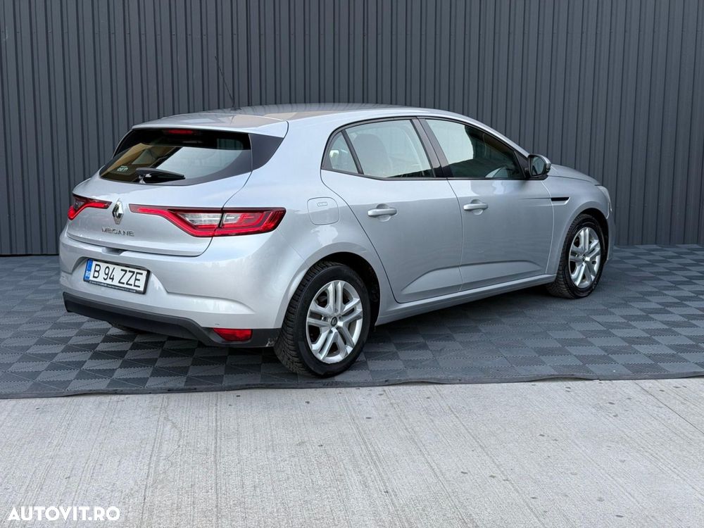Renault Megane - 5