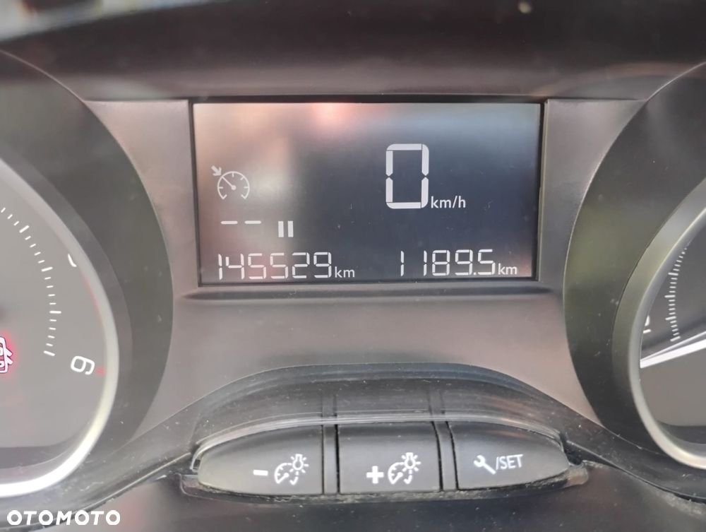 Peugeot 208 Blue-HDi 100 Stop&Start Allure - 11