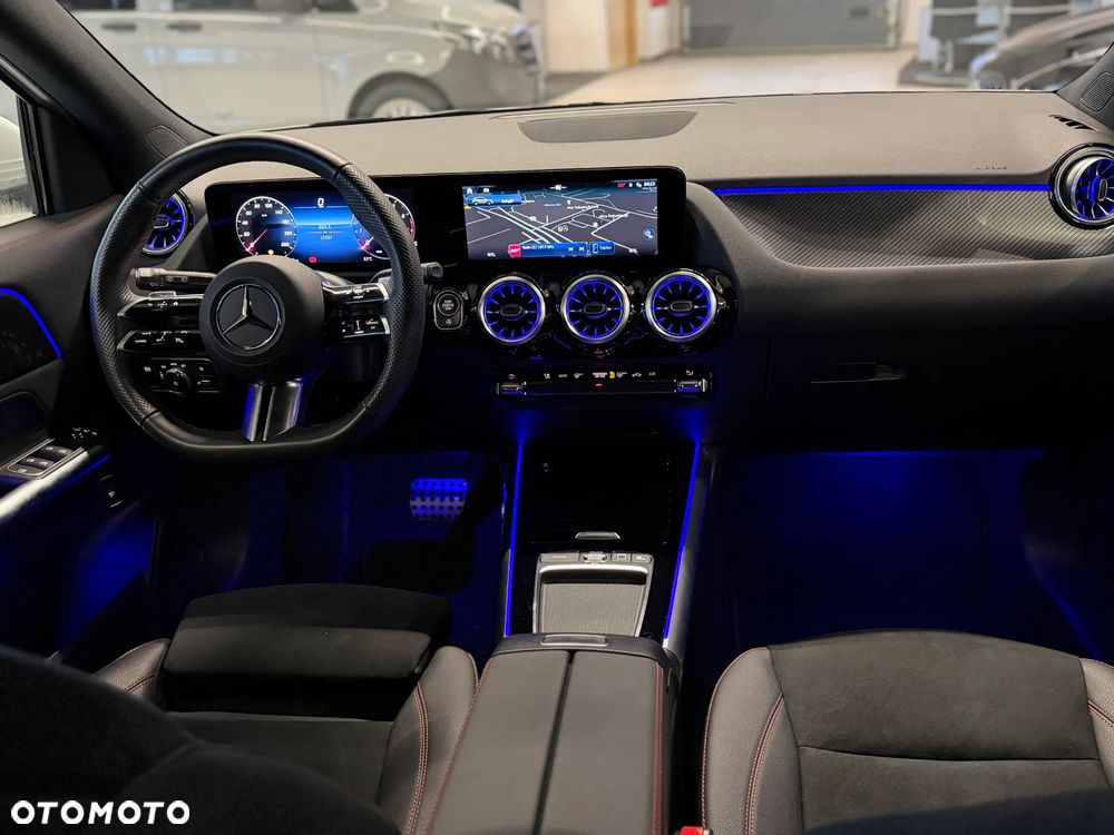 Mercedes-Benz GLA 200 AMG Line - 16