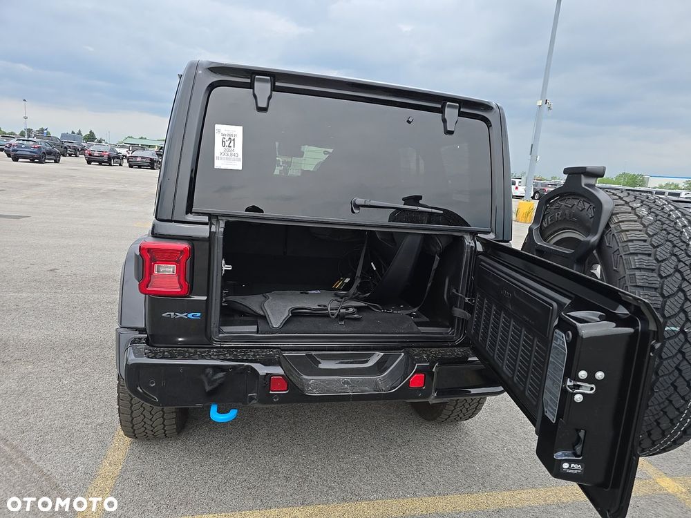 Jeep Wrangler - 12