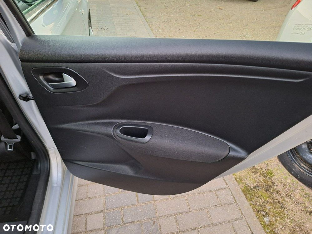 Peugeot 301 1.6 BlueHDi Active - 18