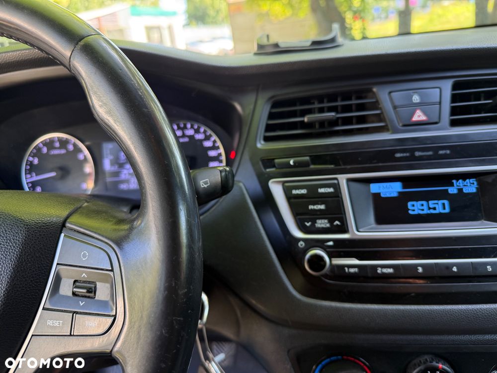 Hyundai i20 - 20