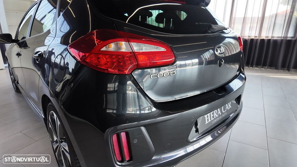 Kia Ceed 1.6 CRDi GT Line - 27