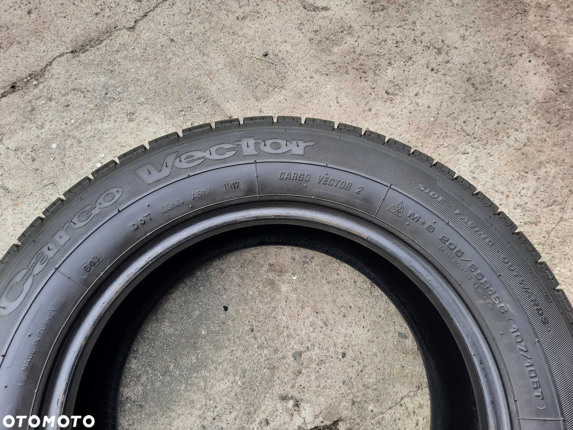 Wzmacniane opony wielosezonowe klasy premium GOODYEAR 205/65/16 C - 5