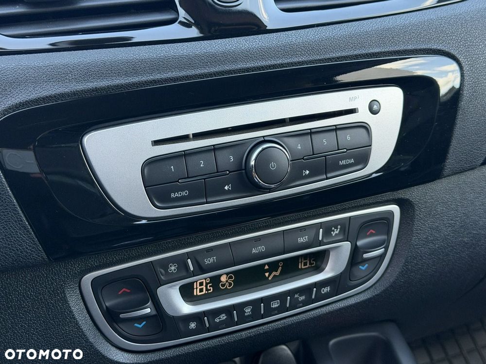 Renault Grand Scenic ENERGY TCe 130 BOSE EDITION - 27