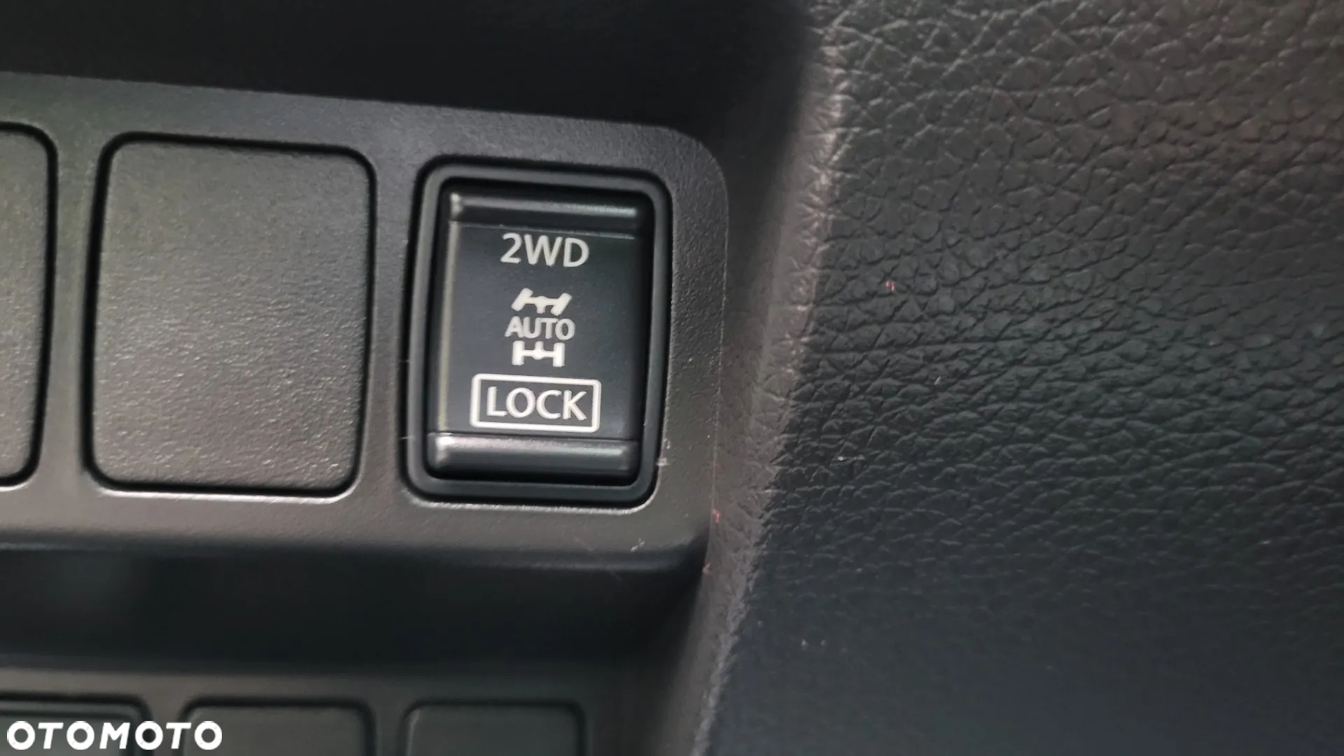 Nissan Qashqai 1.6 DCi 4x4 Black Edition EU6 - 27