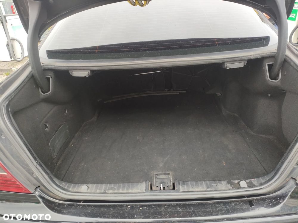 Mercedes-Benz Klasa E 200 CDI Classic - 3