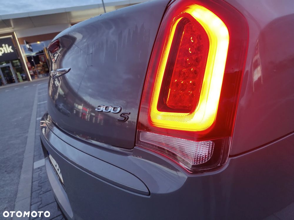 Chrysler 300s - 6