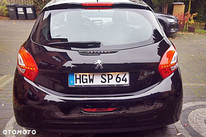Peugeot 208 - 25