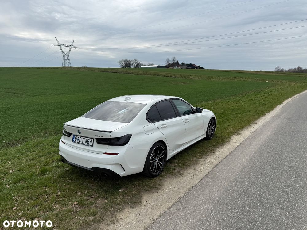 BMW Seria 3 330i xDrive M Sport - 10