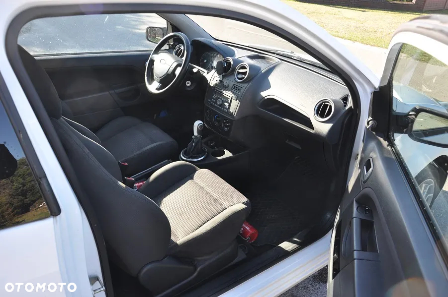Ford Fiesta - 9