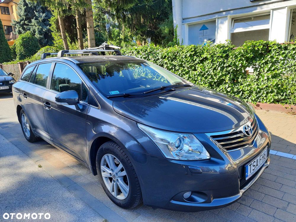 Toyota Avensis - 1
