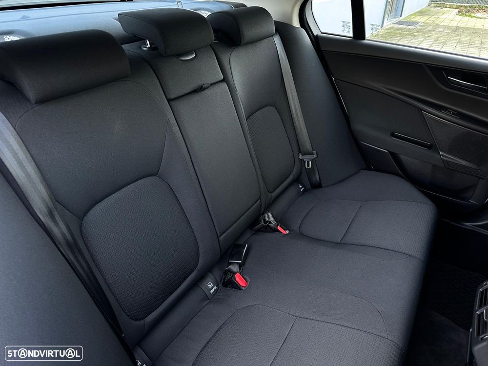 Jaguar XE 20d Aut. Pure - 40