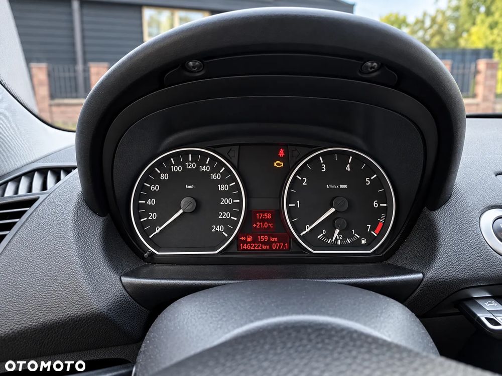 BMW Seria 1 116i - 8