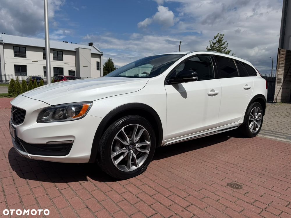Volvo V60 Cross Country T5 AWD Momentum - 2