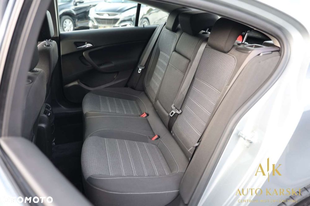 Opel Insignia - 11