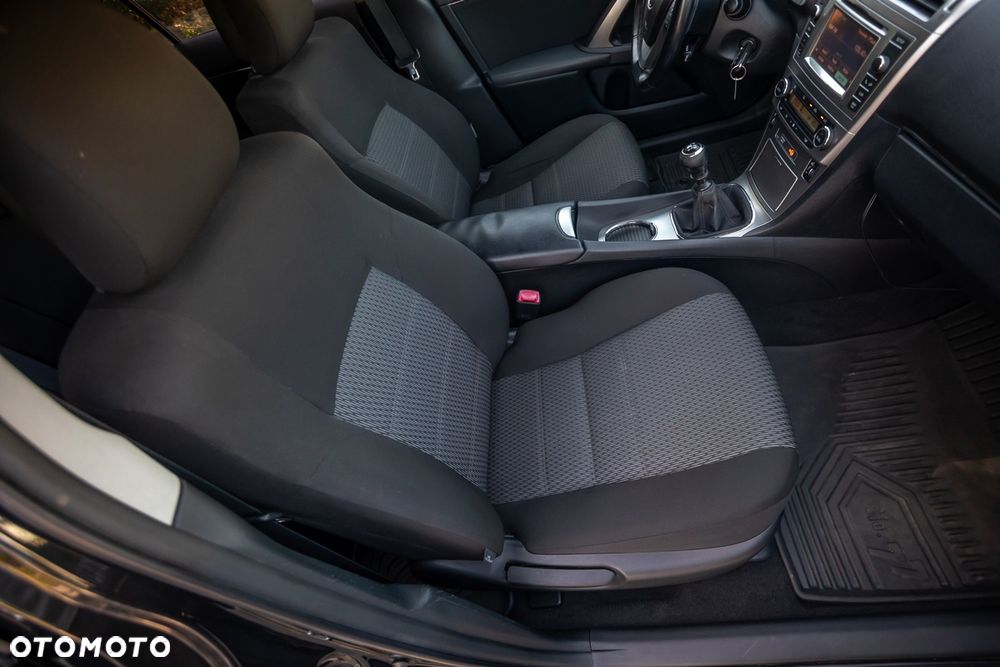 Toyota Avensis 2.2 D-4D Executive - 19