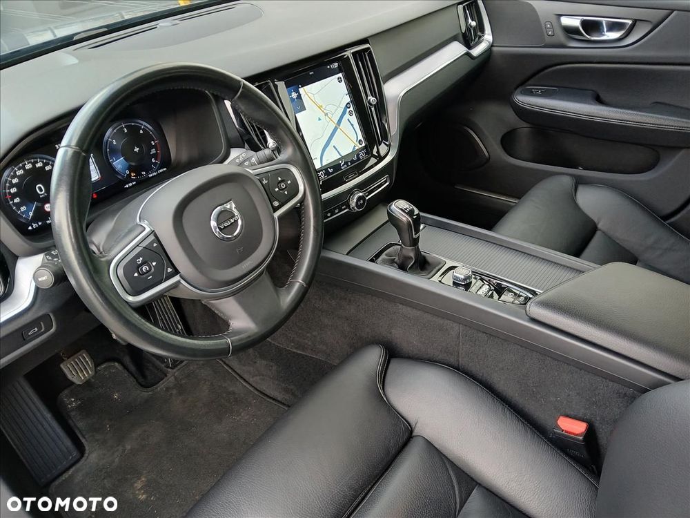 Volvo V60 D3 Momentum - 8