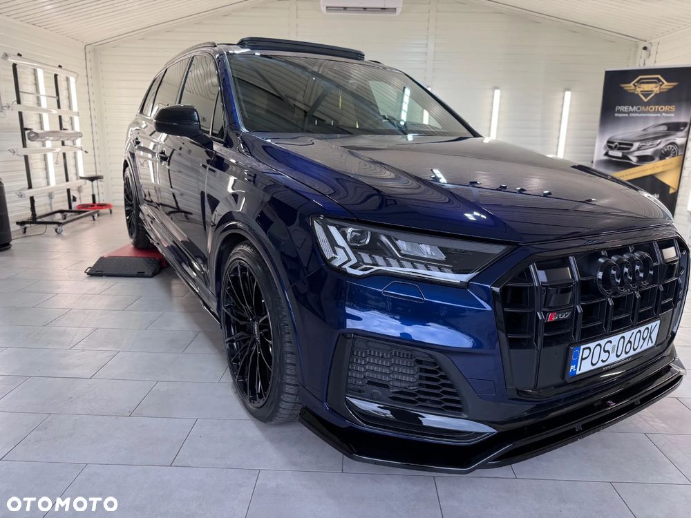 Audi SQ7 - 7
