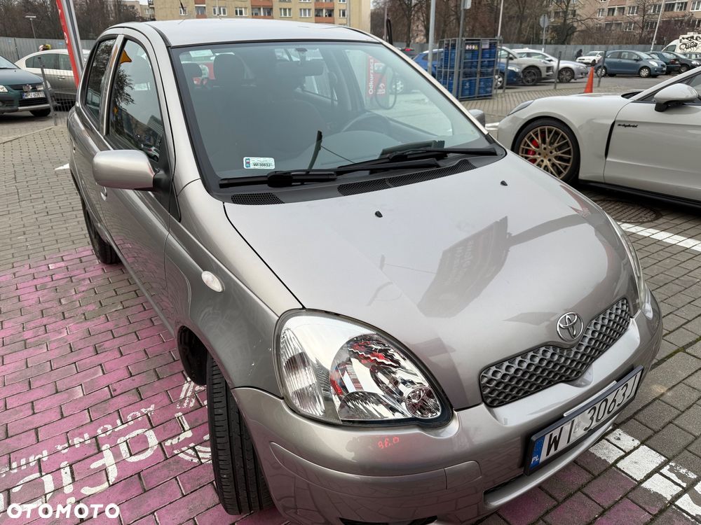 Toyota Yaris - 8