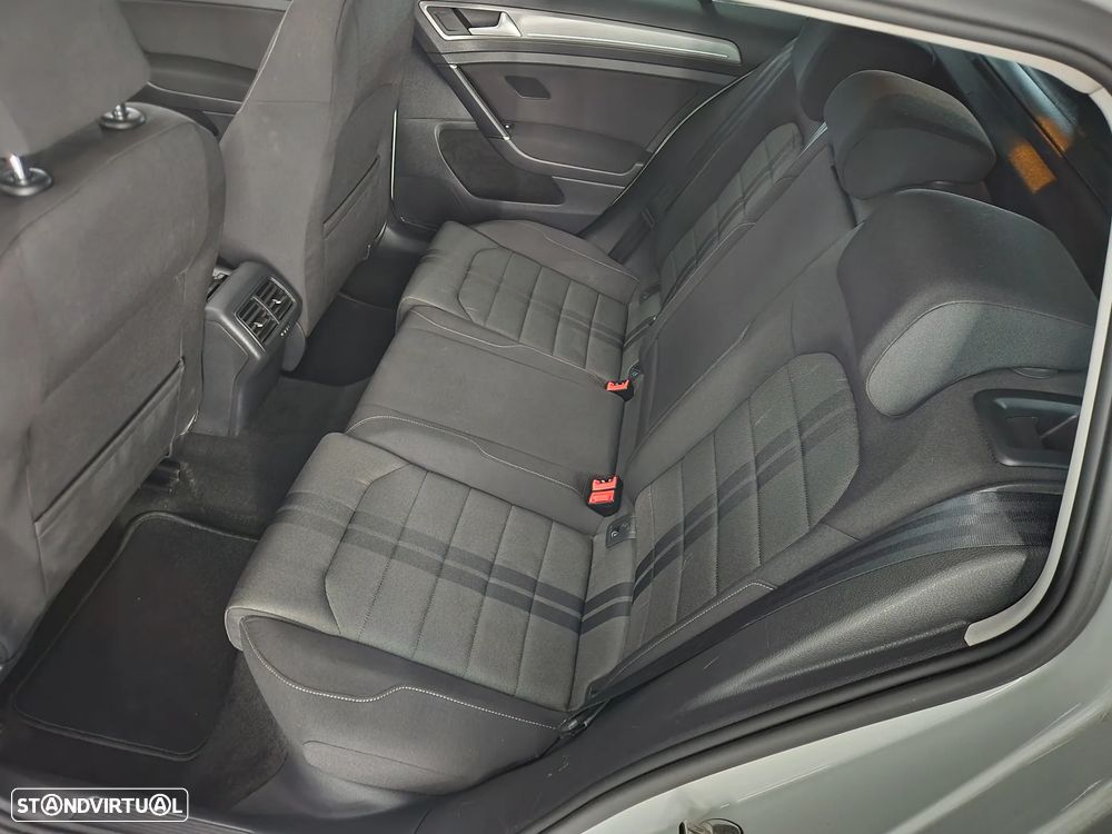 VW Golf Variant 1.6 TDi Sportline - 16