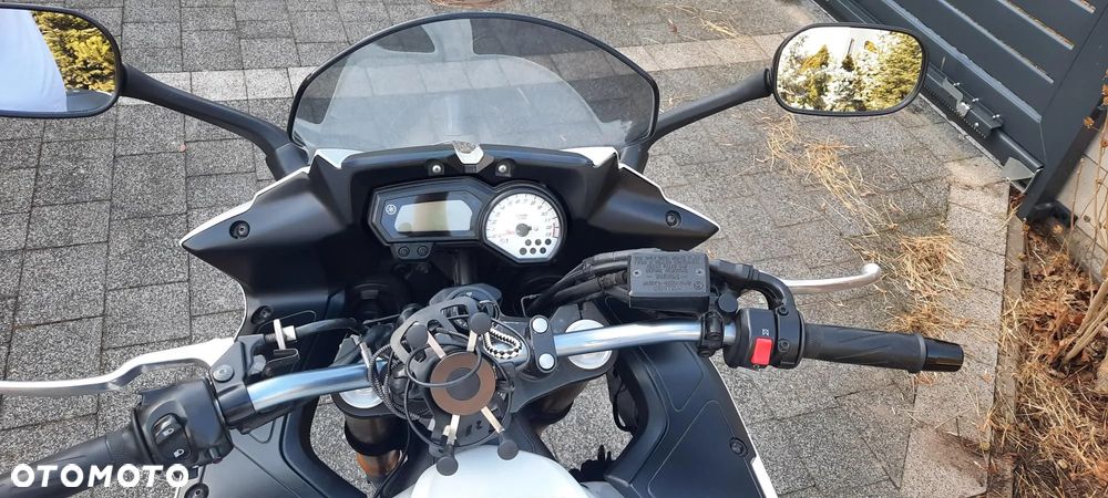 Yamaha FZ8 - 10