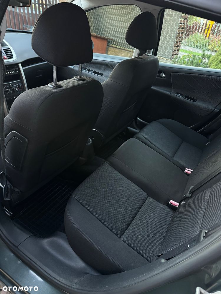 Peugeot 207 - 4
