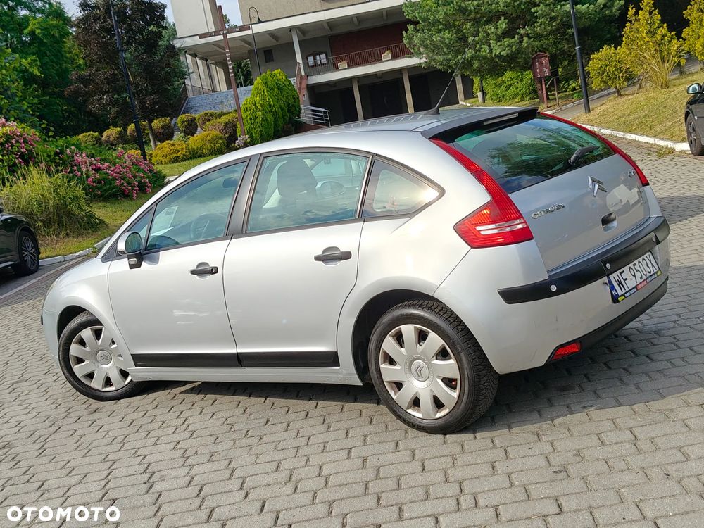Citroën C4 1.4 16V Advance - 2
