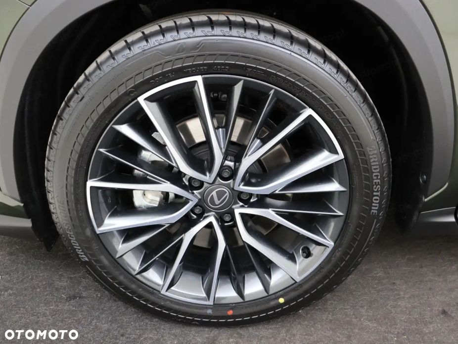 Lexus NX 350h Omotenashi AWD - 15