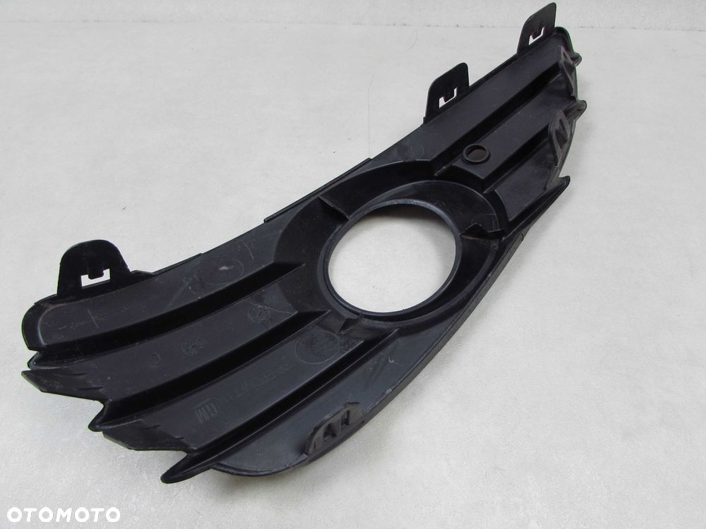 OPEL ASTRA H III GTC 04-07 KRATKA ATRAPA ZDERZAKA HALOGENU PRAWA 13110337 - 5