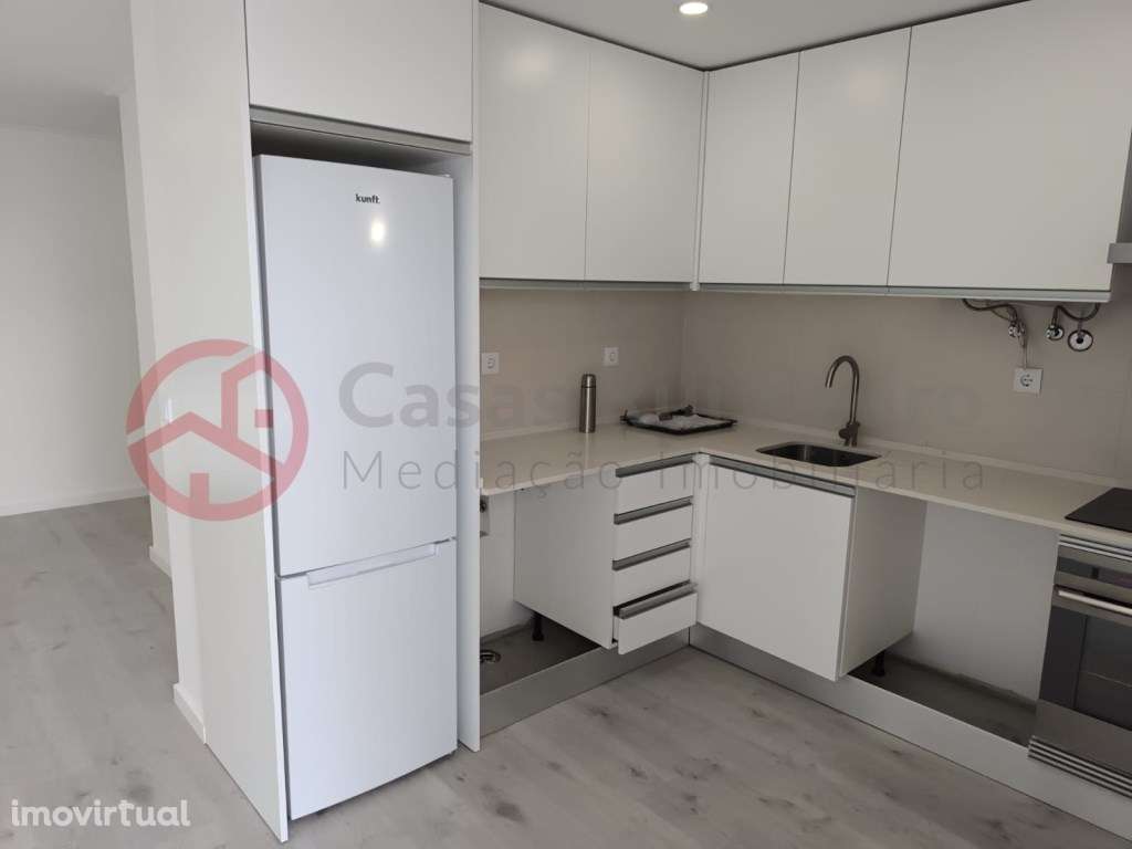 Apartamento Duplex T3 com logradouro e Parqueamento, Alhos Vedros - Grande imagem: 4/35