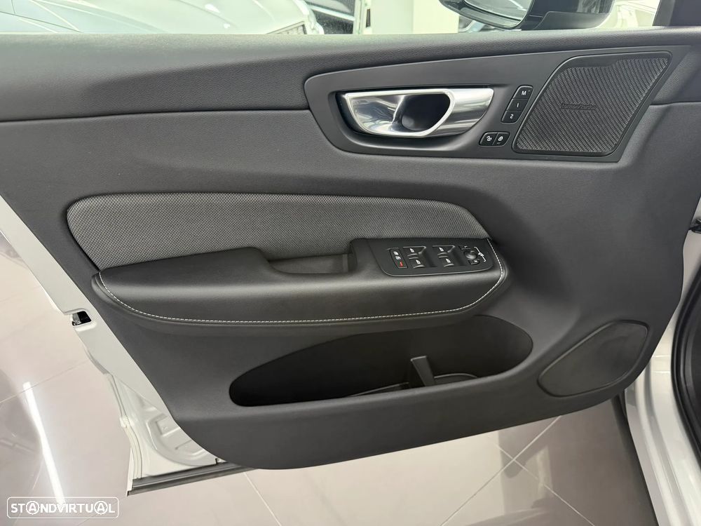 Volvo XC 60 2.0 T6 PHEV R-Design Expression AWD - 15