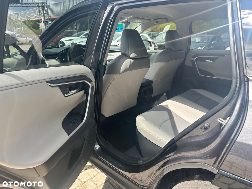Toyota RAV4 - 10