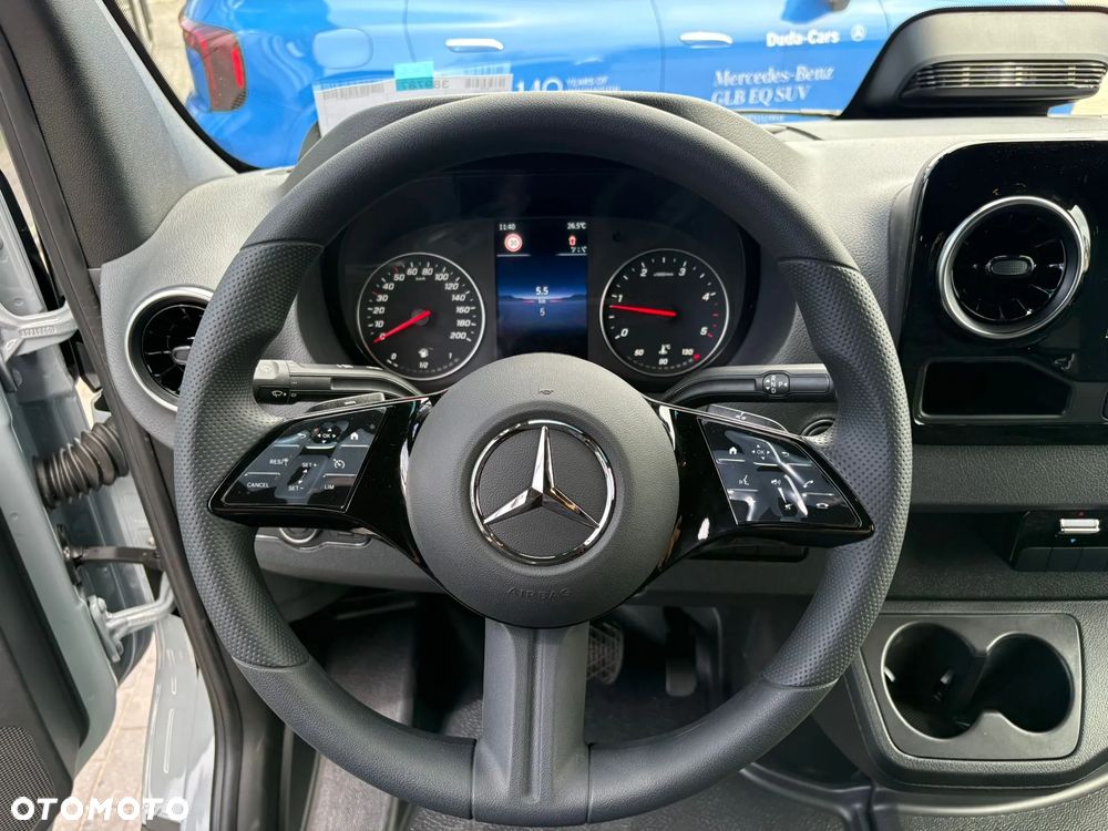 Mercedes-Benz Sprinter - 11