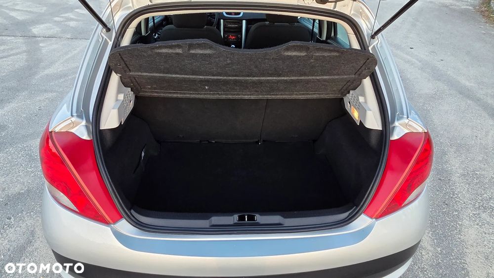 Peugeot 207 95 VTi Urban Style - 24