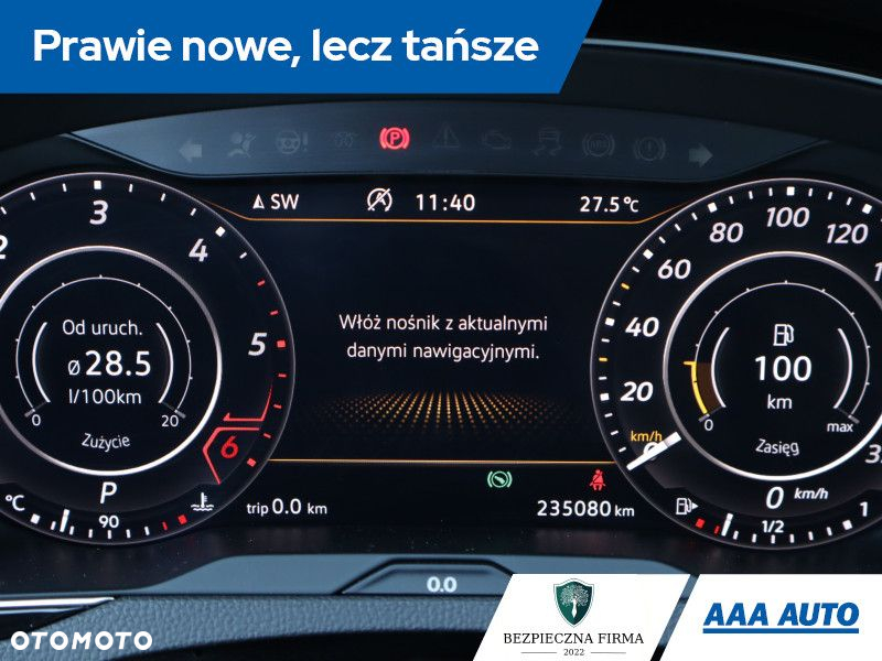 Volkswagen Passat - 12