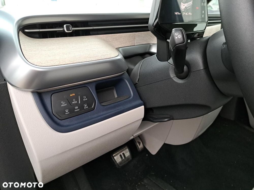 Volkswagen ID. Buzz 150 kW (204 PS) / skrzynia biegów: automatyczna 1 biegowa rozstaw osi: 2988 mm - 10