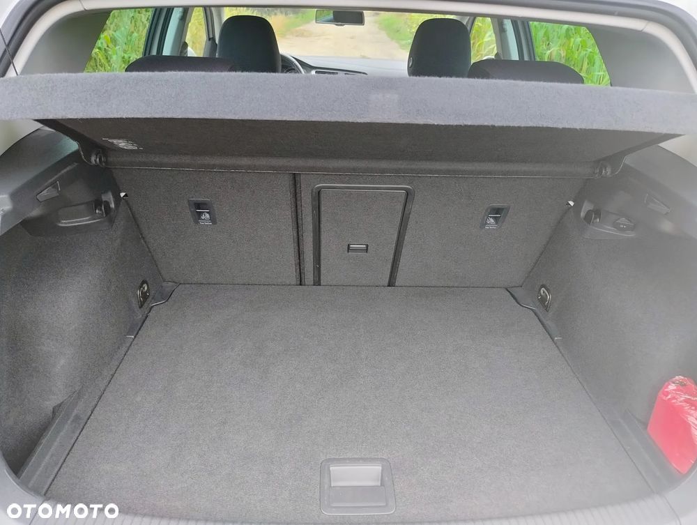 Volkswagen Golf - 24