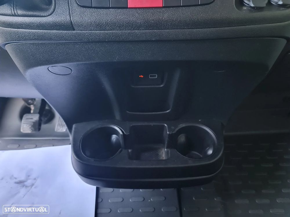 Peugeot BOXER 2.0 Blue-Hdi L1H1 *GPS/Ac/ IVA DEDUTÍVEL - 32