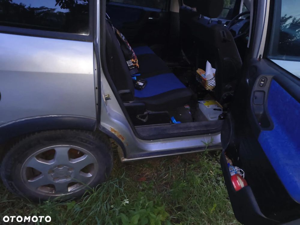 Opel Zafira 1.8 16V - 8