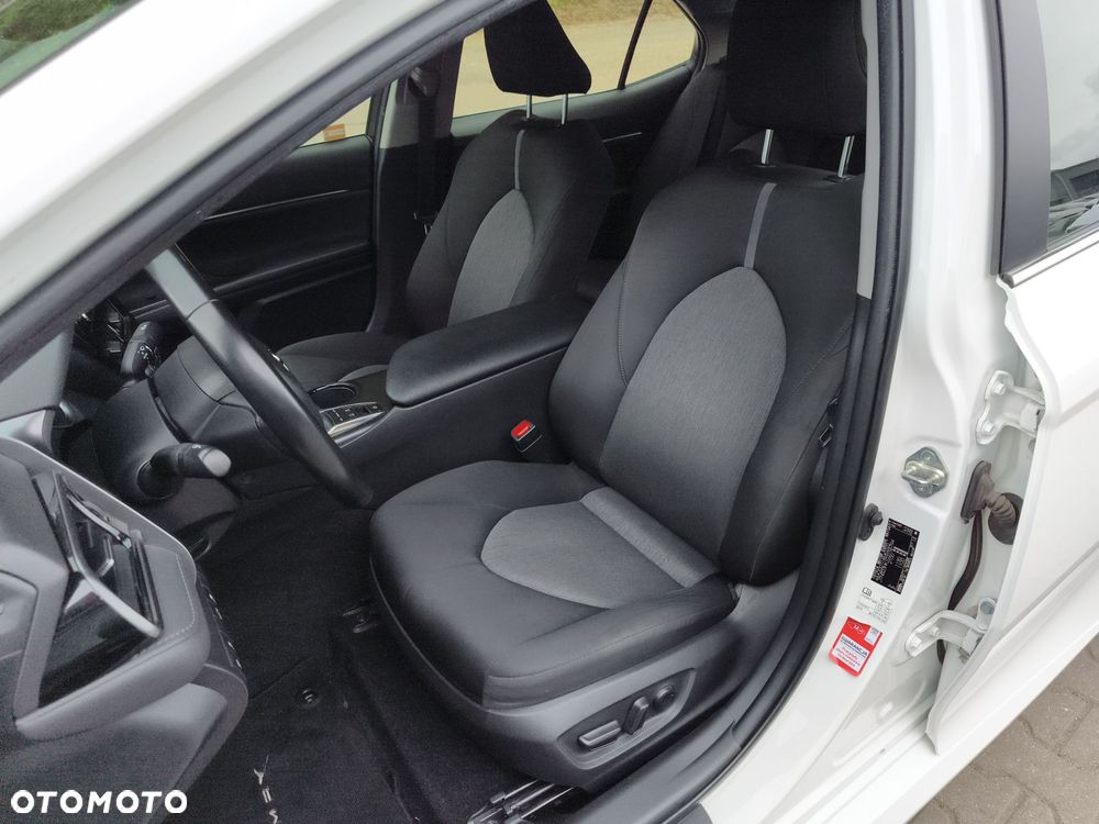 Toyota Camry 2.5 Hybrid Comfort CVT - 17