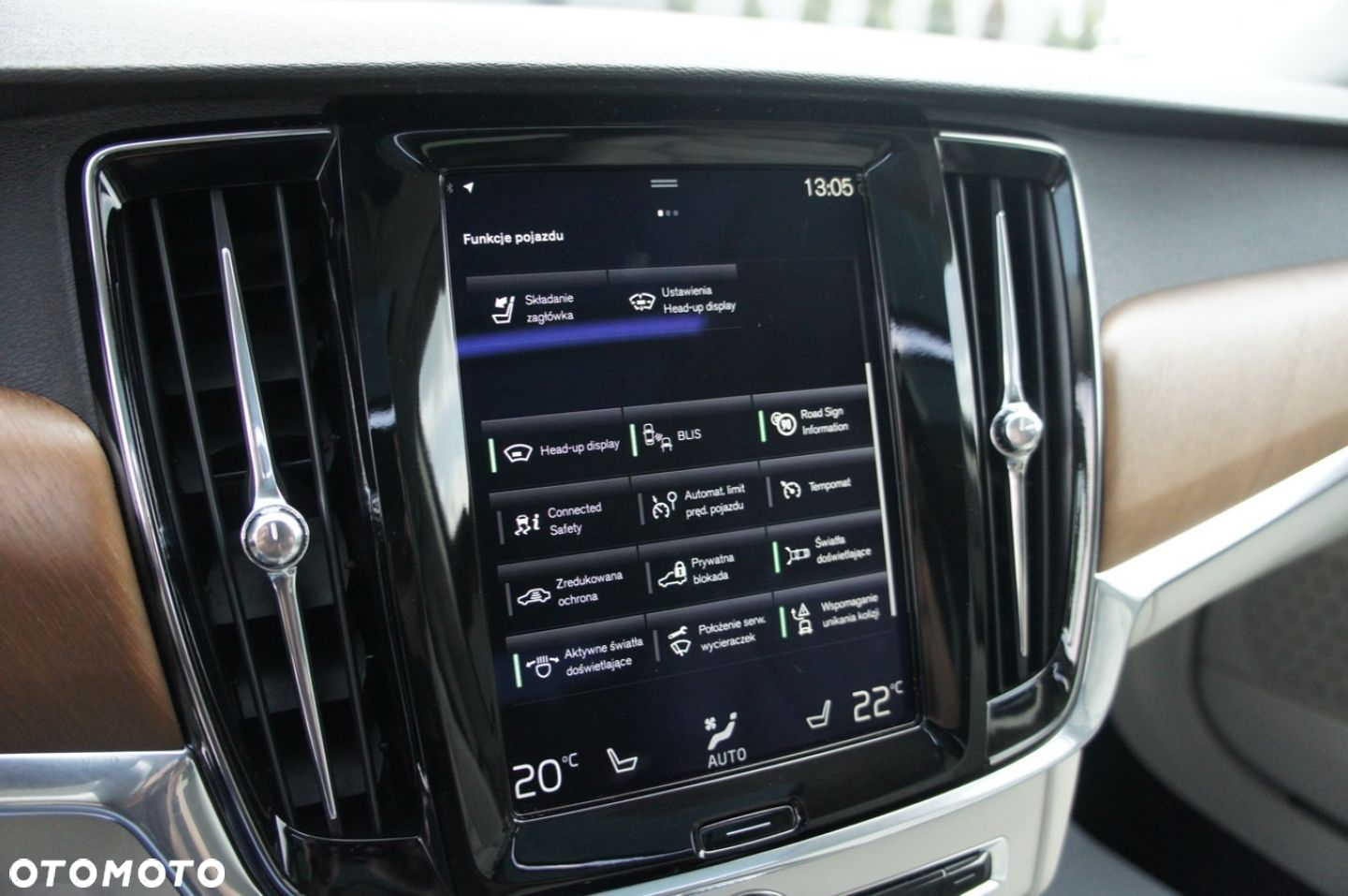 Volvo V90 Cross Country - 10