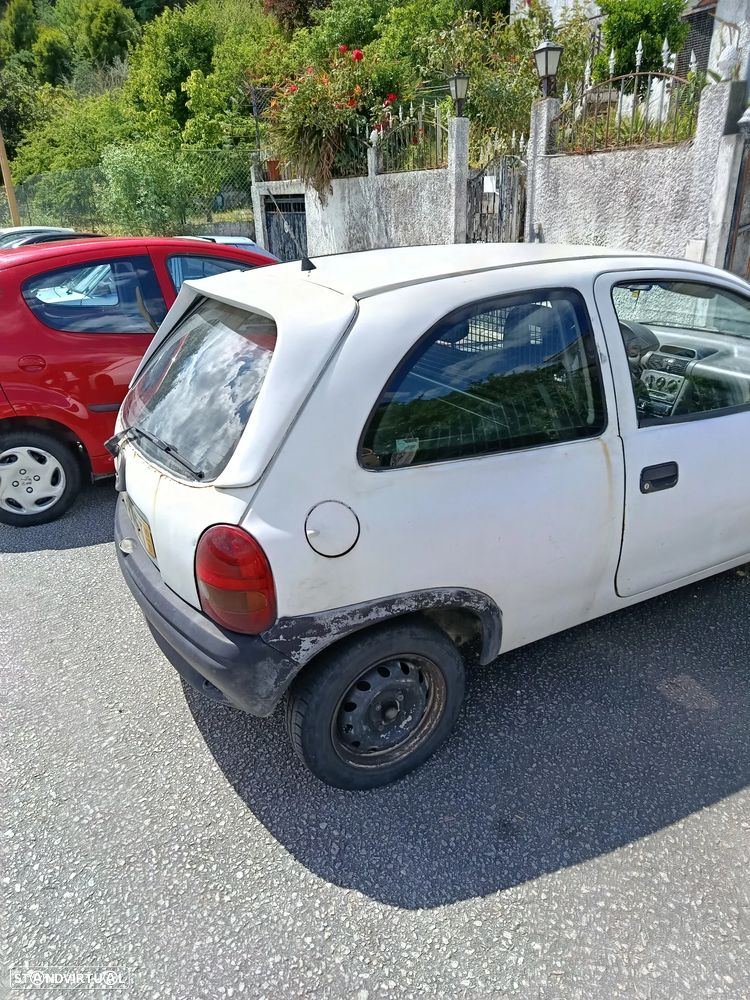 Opel Corsa 1.5 D Eco - 4