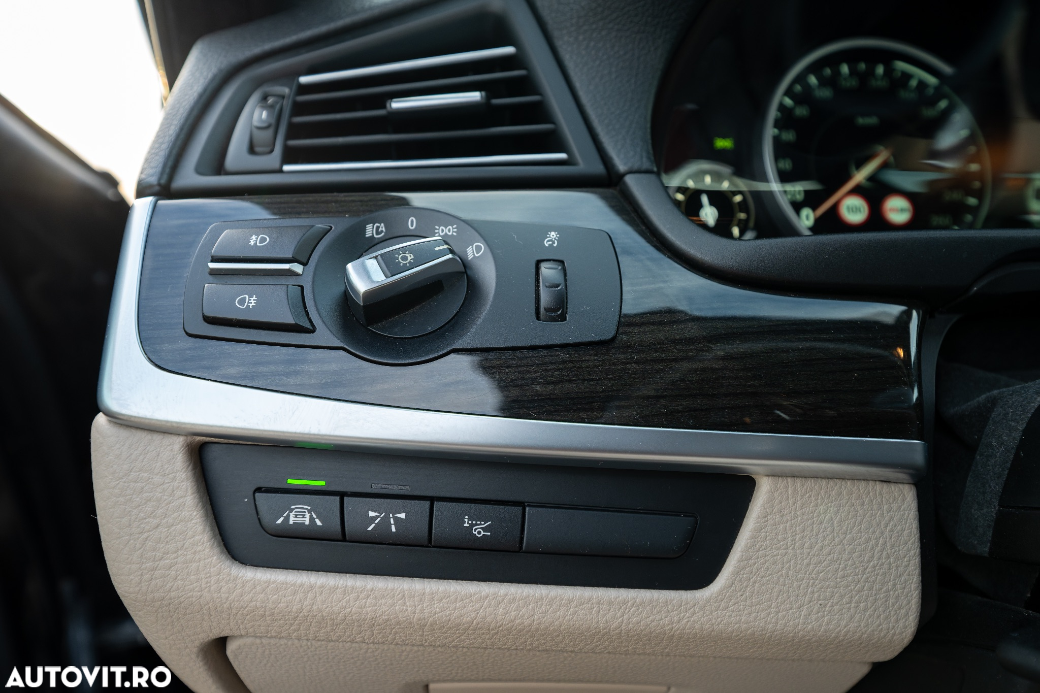 BMW Seria 5 535i xDrive - 26