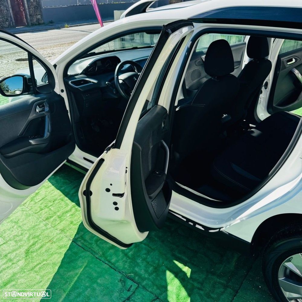 Peugeot 2008 1.2 PureTech Style — fotografia 13